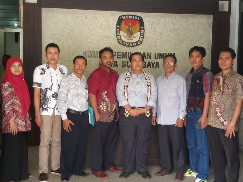 ke KPU Kota Surabaya - 1